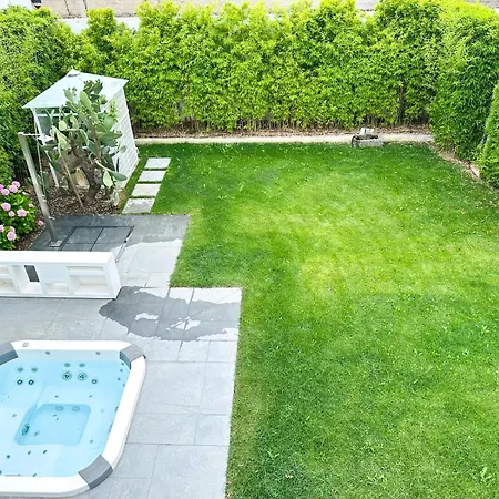 Rosa Del Mare - Elegante Fronte Mare Con Jacuzzi E Giardino Privato