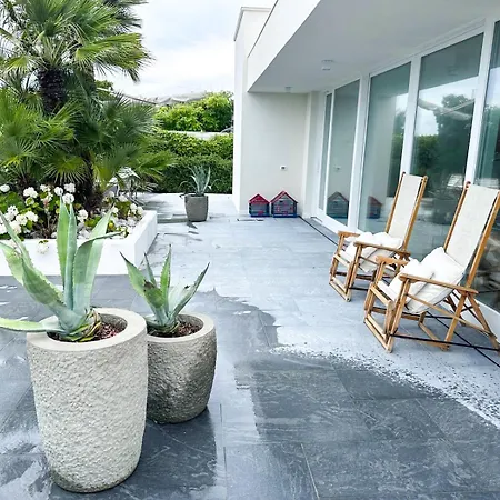 Rosa Del Mare - Elegante Fronte Mare Con Jacuzzi E Giardino Privato Marzocca di Senigallia