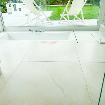 Villa Rosa Del Mare - Elegante Fronte Mare Con Jacuzzi E Giardino Privato *
