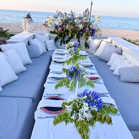 Rosa Del Mare - Elegante Fronte Mare Con Jacuzzi E Giardino Privato Villa *