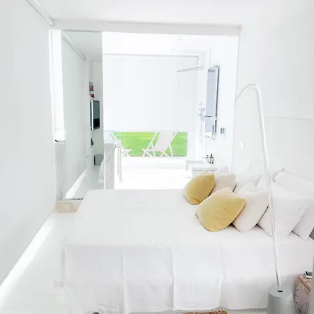 Rosa Del Mare - Elegante Fronte Mare Con Jacuzzi E Giardino Privato Villa *