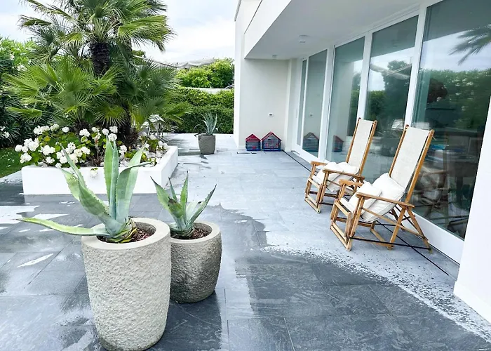 Rosa Del Mare - Fronte Mare Con Giardino Privato E Terrazza Vista Mare Marzocca di Senigallia