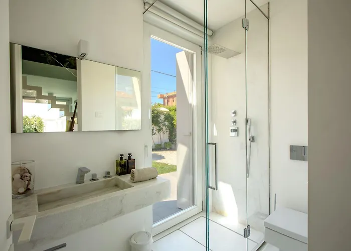 Villa Rosa Del Mare - Fronte Mare Con Giardino Privato E Terrazza Vista Mare